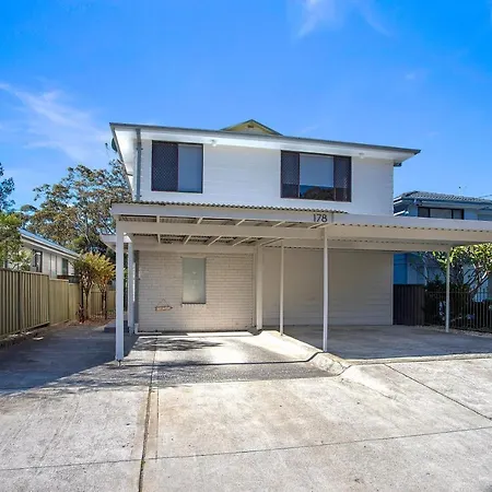 Charming Coastal Retreat Apartment Umina Beach Exterior photo